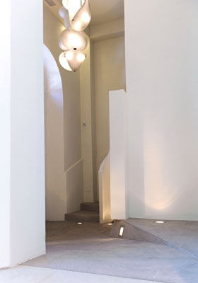 Privè Entrance