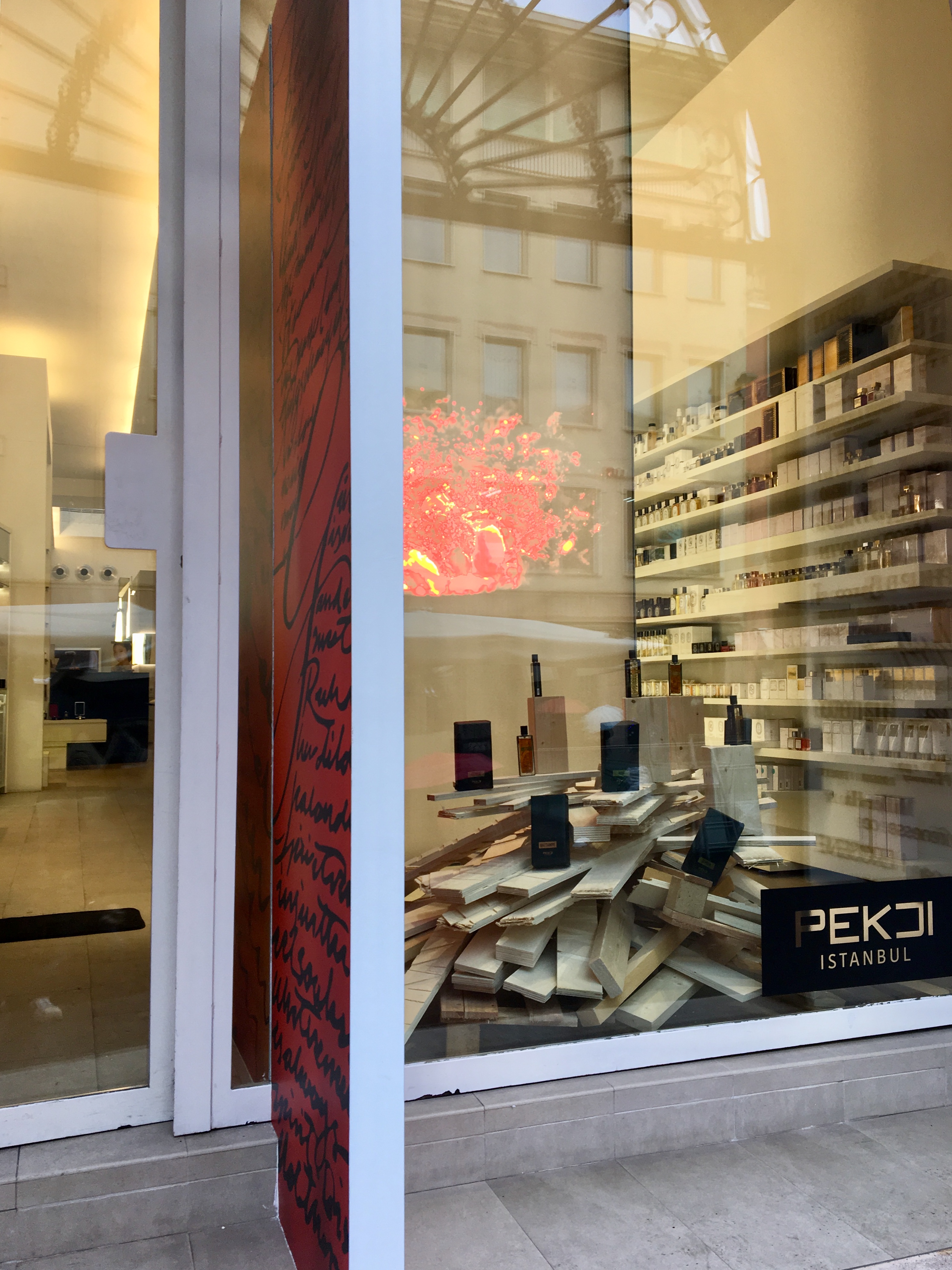 PEKJI PARFUMS
